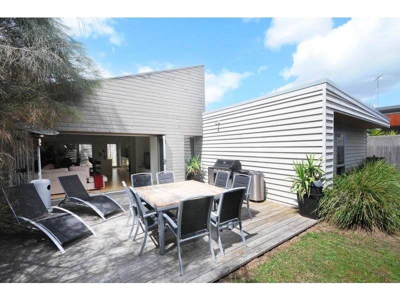 40 Loch Lomond Crescent, Torquay VIC 3228