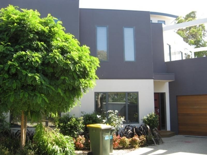 2/20 Munday Street, Torquay VIC 3228