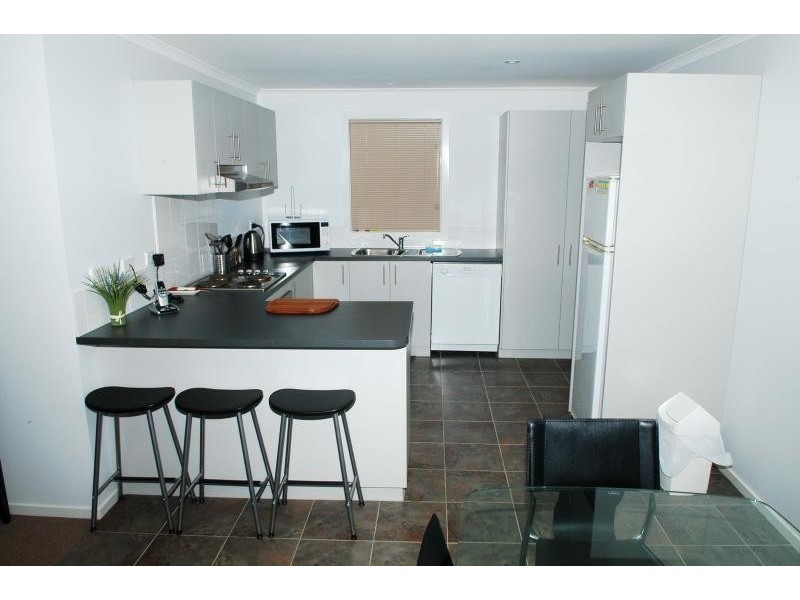 1/18 Muirfield Ave, Jan Juc VIC 3228