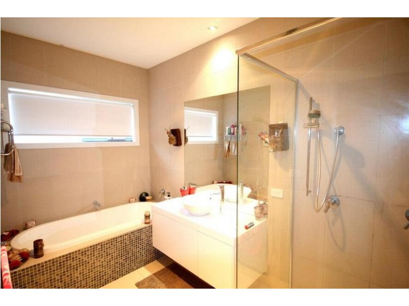 16 Centreside Drive, Torquay VIC 3228