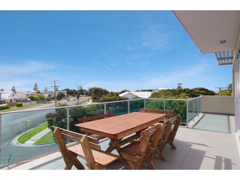 11/7 Bell Steet, Torquay VIC 3228