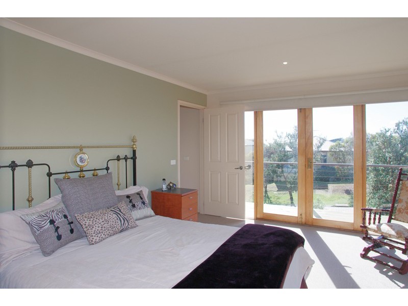 16 Banksia Close, Torquay VIC 3228