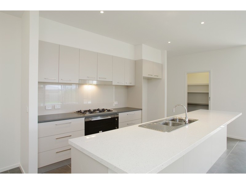 7 Centreside Drive, Torquay VIC 3228