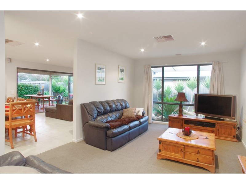 11 Rippleside Drive, Torquay VIC 3228