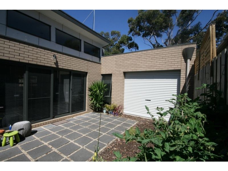 2/32 Spring Street, Torquay VIC 3228
