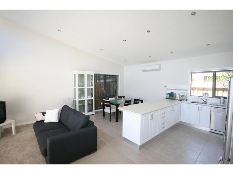 2/32 Spring Street, Torquay VIC 3228