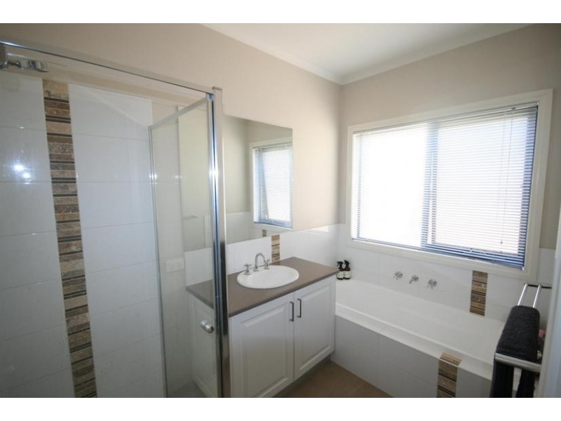 2/32 Spring Street, Torquay VIC 3228