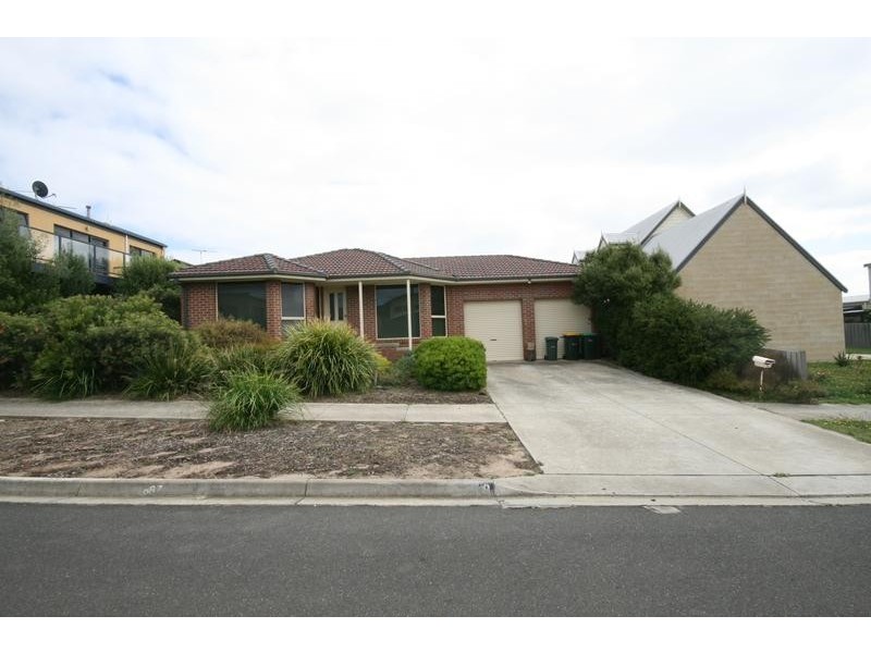 9 Pomora Avenue, Torquay VIC 3228