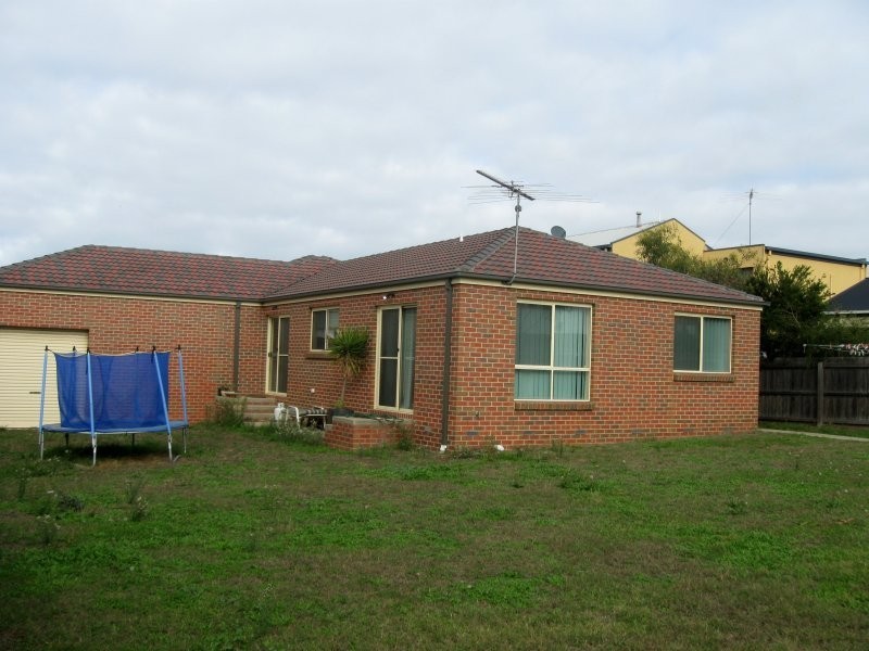 9 Pomora Avenue, Torquay VIC 3228