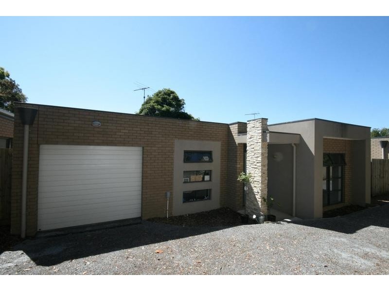 2/32 Spring Street, Torquay VIC 3228