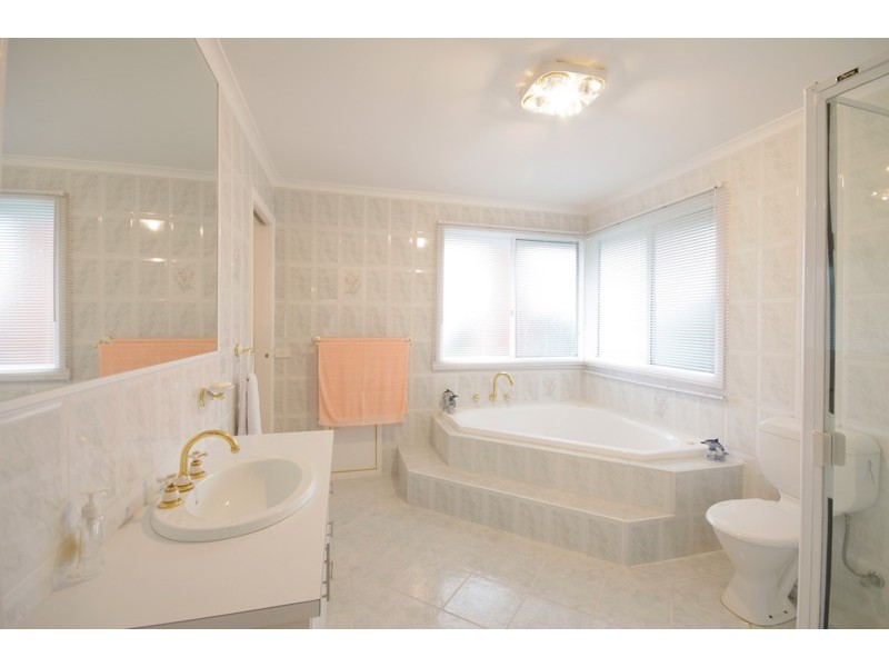14 Glaneuse Avenue, Torquay VIC 3228