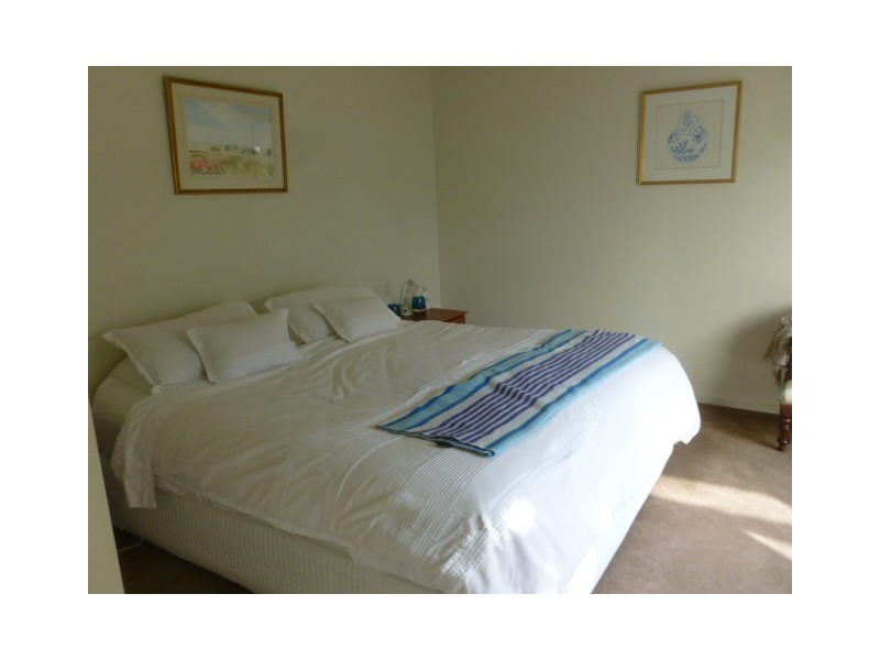 40 Loch Lomond Crescent, Torquay VIC 3228