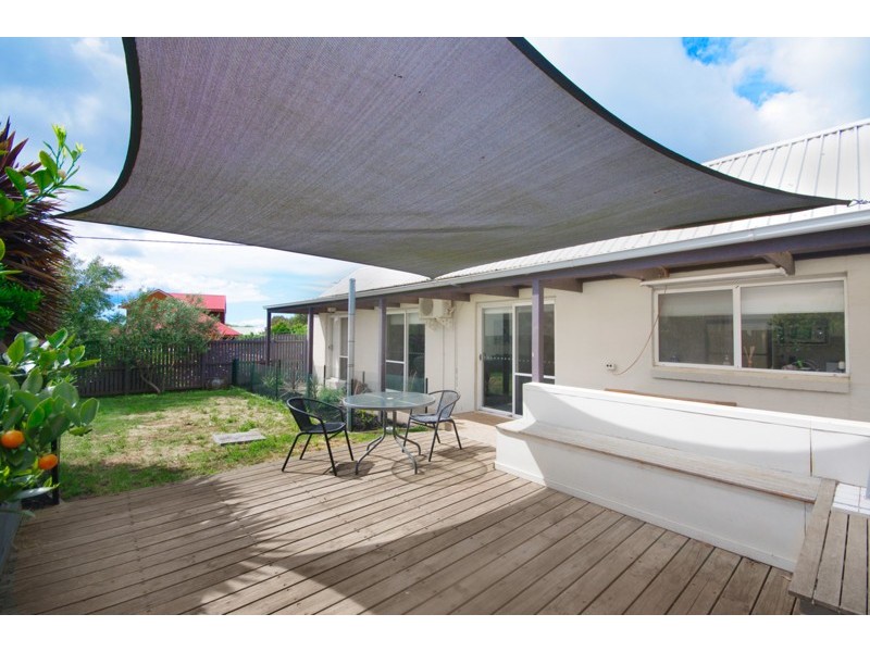 98 Beach Road, Torquay VIC 3228