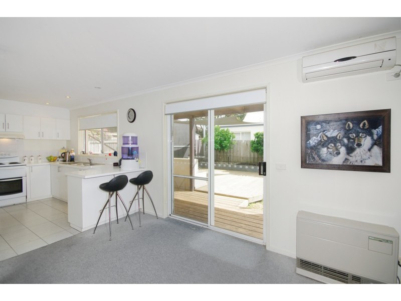 98 Beach Road, Torquay VIC 3228
