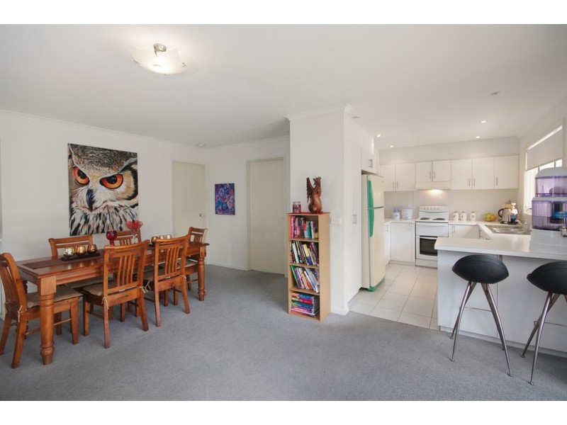 98 Beach Road, Torquay VIC 3228