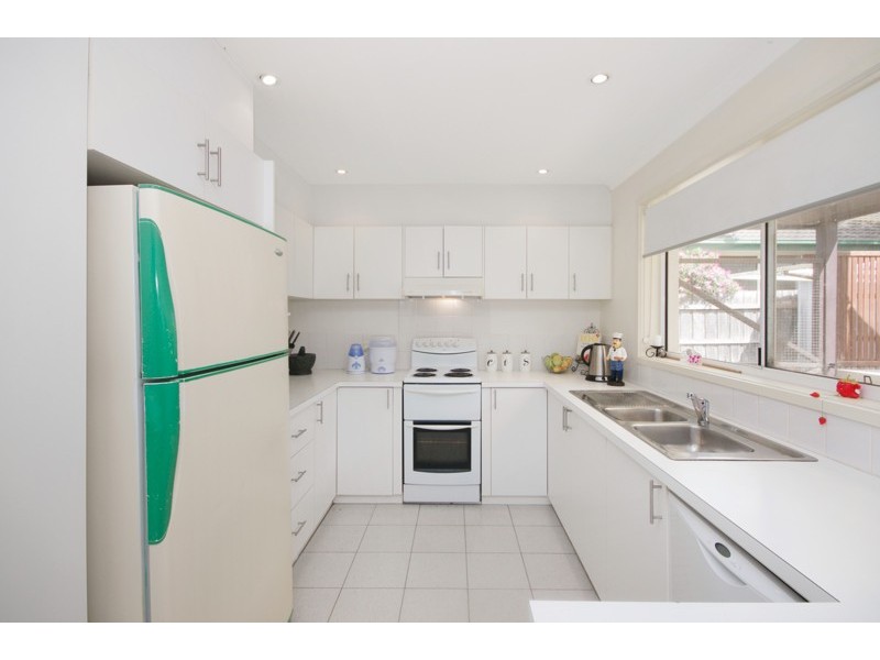 98 Beach Road, Torquay VIC 3228
