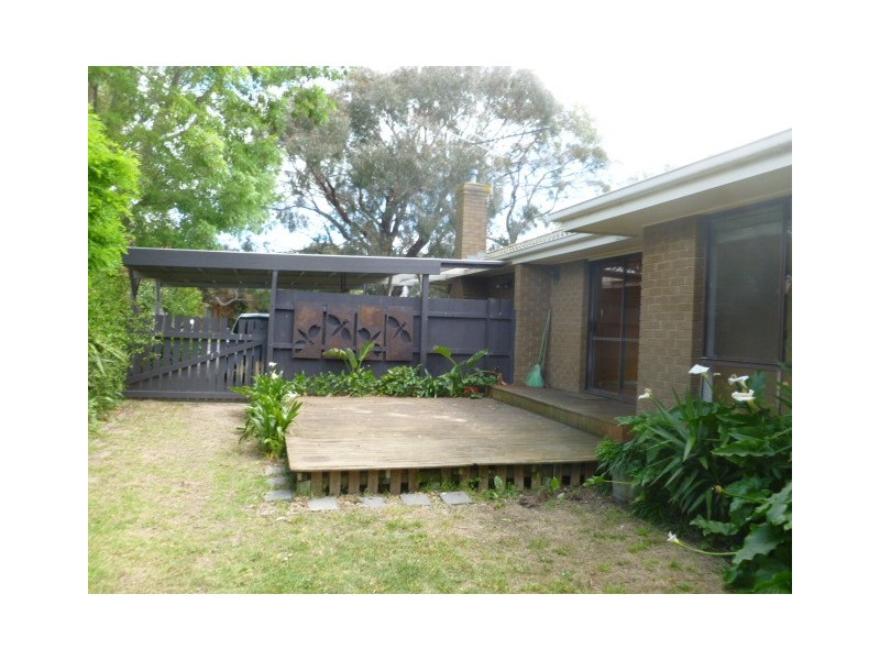 8 Endeavour Drive, Torquay VIC 3228