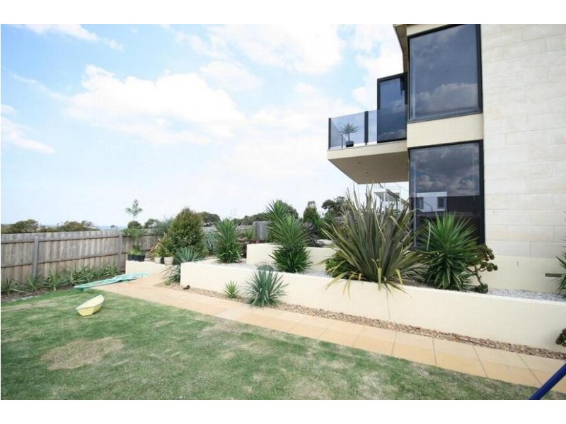 8 Millennium Way, Torquay VIC 3228
