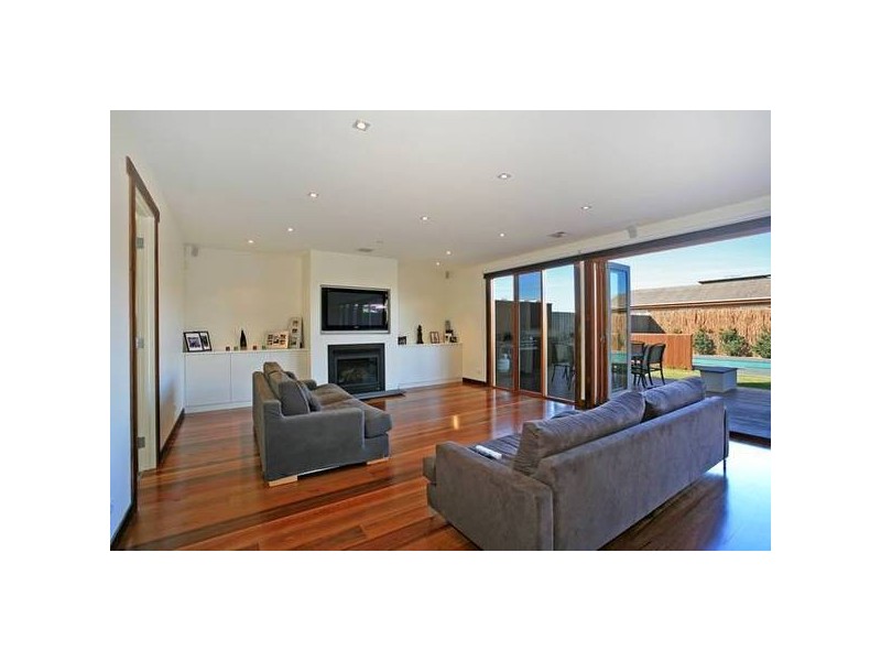 5 Price Street, Torquay VIC 3228