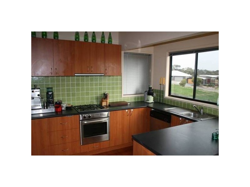 16 Banksia Close, Torquay VIC 3228