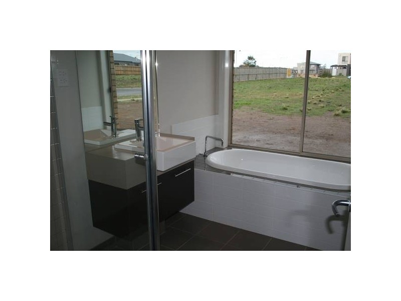 6 Rippleside Drive, Torquay VIC 3228