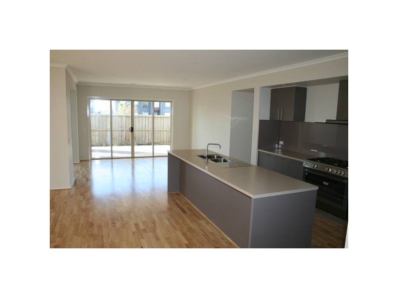 6 Rippleside Drive, Torquay VIC 3228