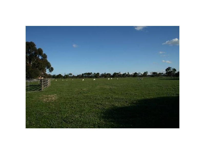 2 Kalkarra Crescent, Mount Duneed VIC 3216