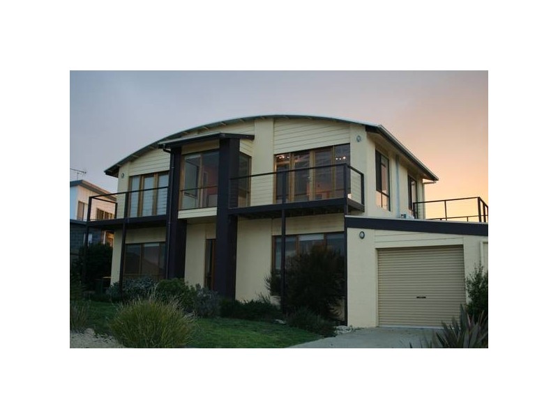 16 Banksia Close, Torquay VIC 3228