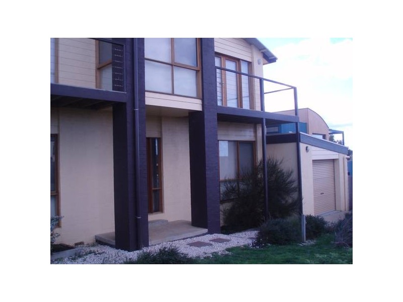 16 Banksia Close, Torquay VIC 3228