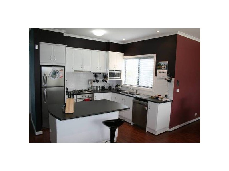 2/106 Beach Road, Torquay VIC 3228
