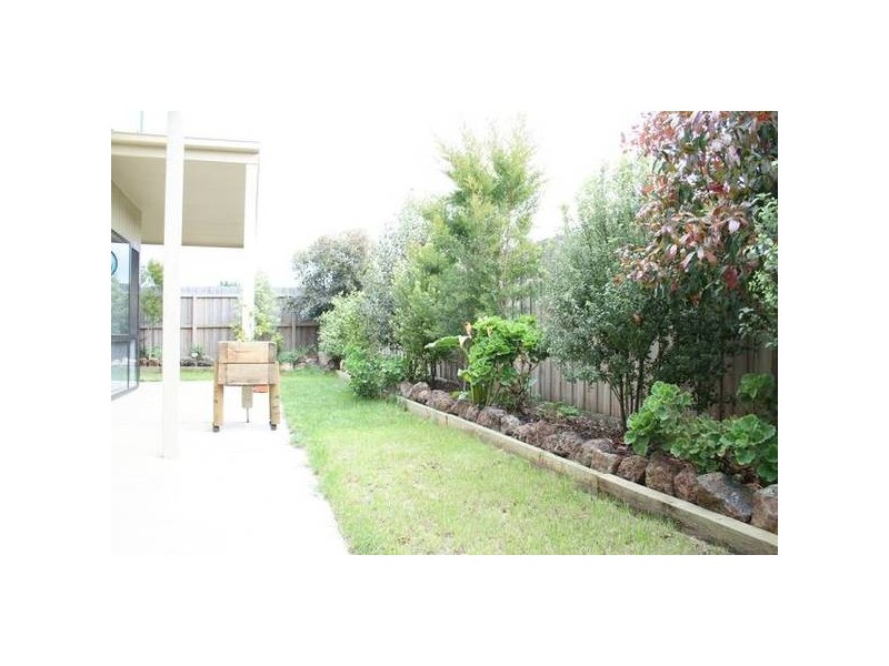 2/106 Beach Road, Torquay VIC 3228