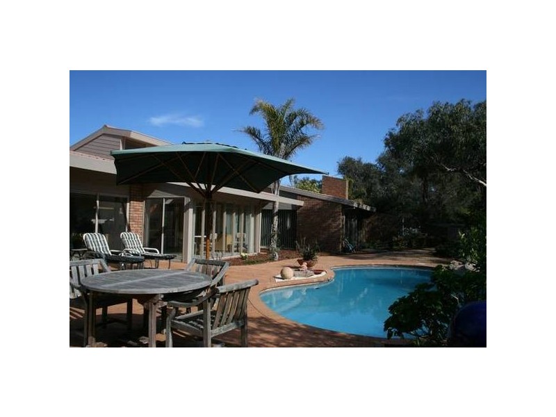 95 Coombes Rd, Torquay VIC 3228