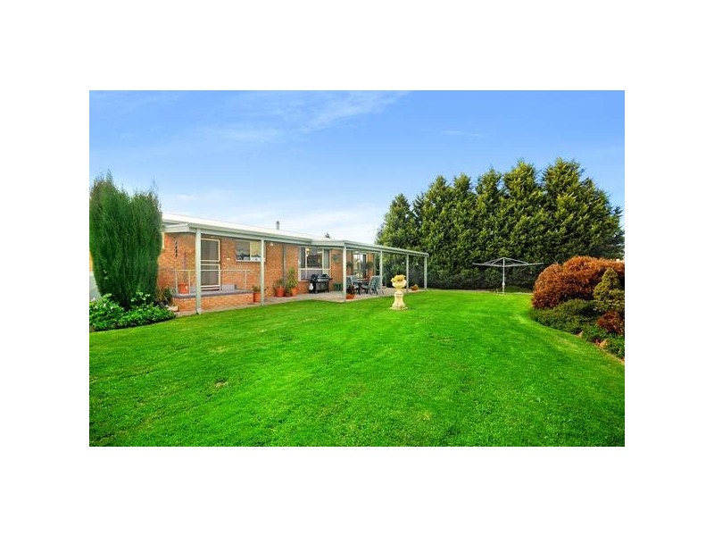 13 Kalkarra Crescent, Mount Duneed VIC 3216
