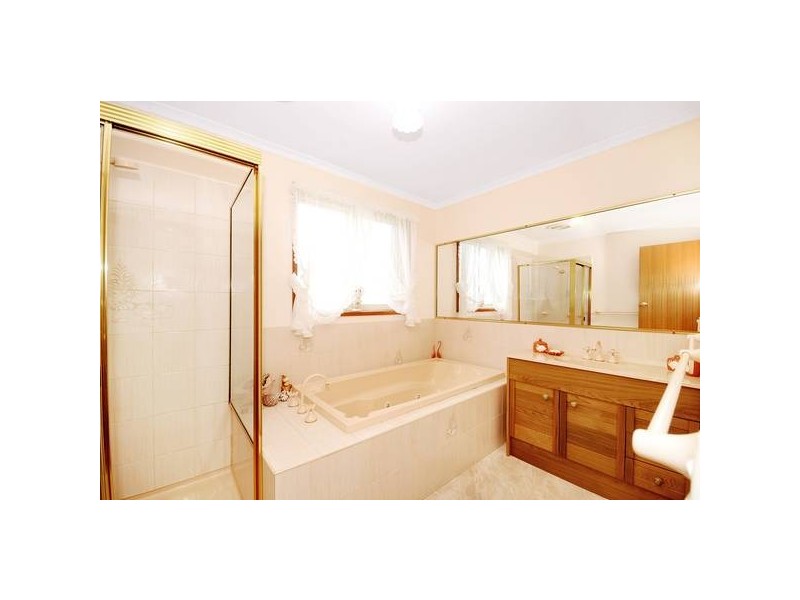 13 Kalkarra Crescent, Mount Duneed VIC 3216