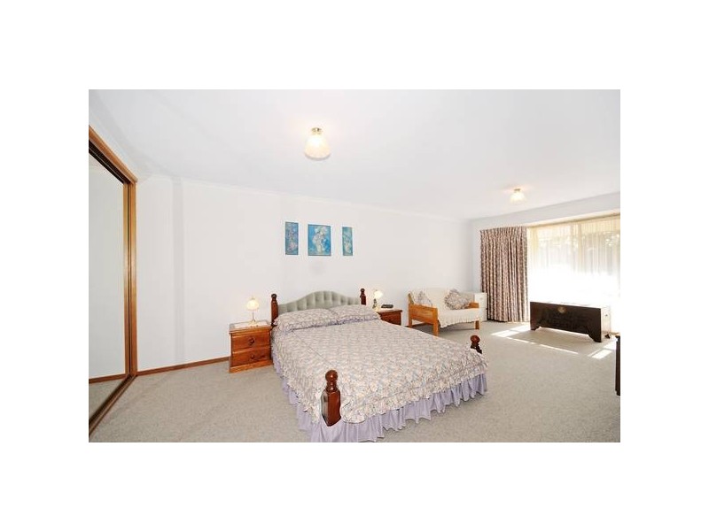 13 Kalkarra Crescent, Mount Duneed VIC 3216