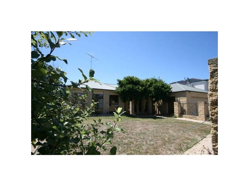 5 Boscarne Avenue, Torquay VIC 3228