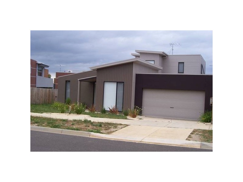 8 Baden Court, Torquay VIC 3228