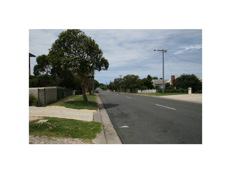 2 Anderson Street, Torquay VIC 3228