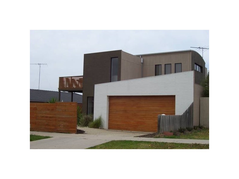 1/ 14 Pomora Avenue, Torquay VIC 3228