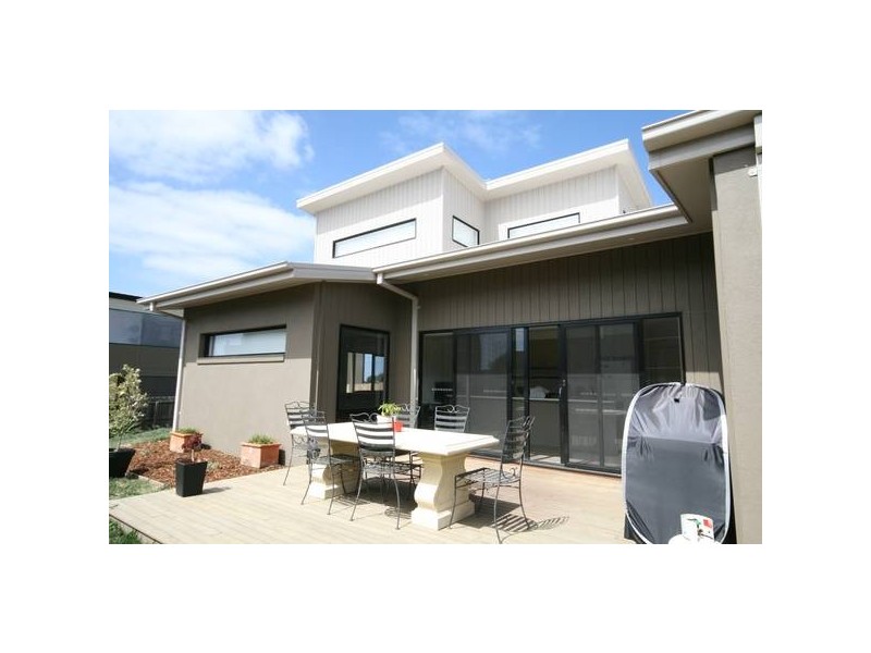 8 Baden Court, Torquay VIC 3228