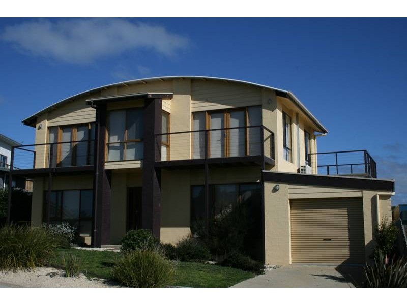 16 Banksia Close, Torquay VIC 3228