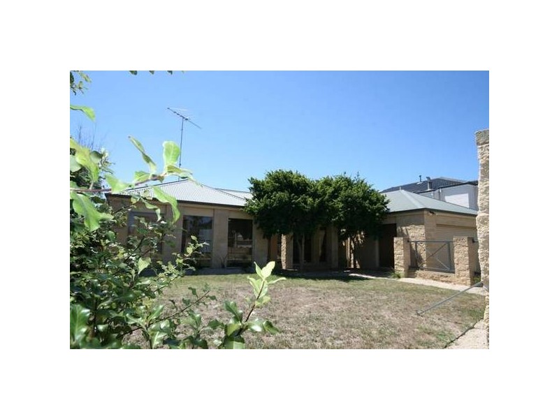 5 Boscarne Avenue, Torquay VIC 3228