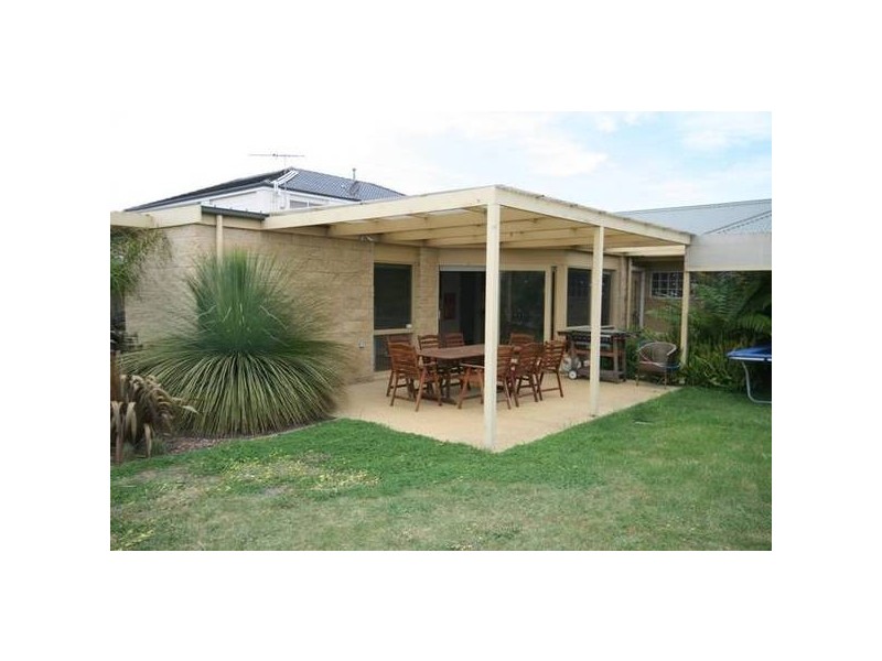 5 Boscarne Avenue, Torquay VIC 3228