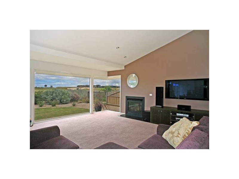 32 Sands Boulevard, Torquay VIC 3228