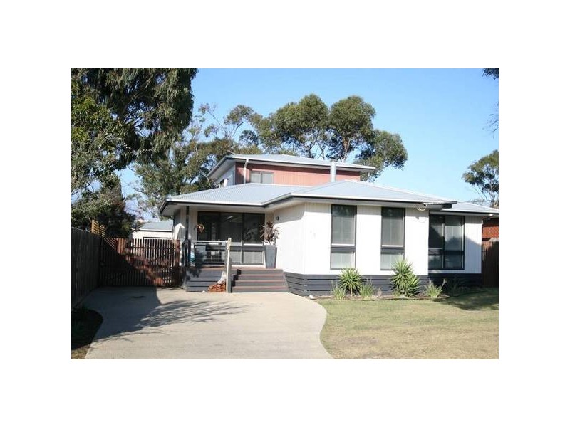17 Gogoll Crescent, Torquay VIC 3228
