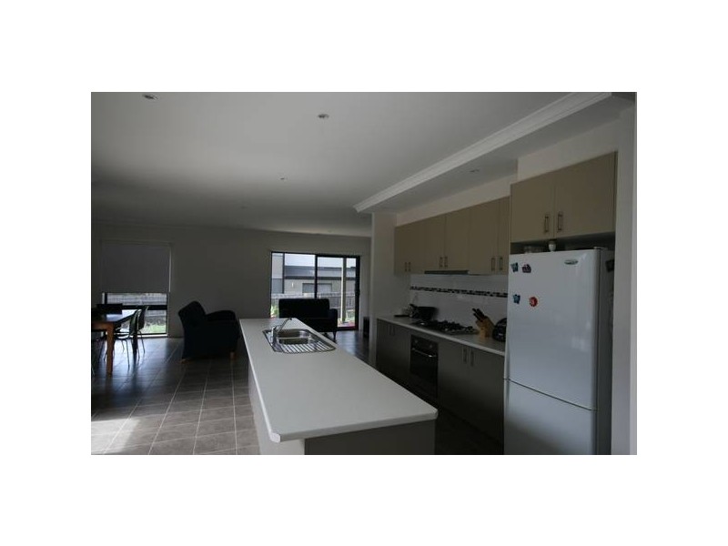 8 Baden Court, Torquay VIC 3228