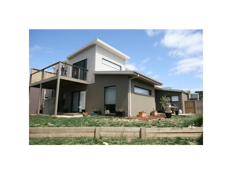 8 Baden Court, Torquay VIC 3228