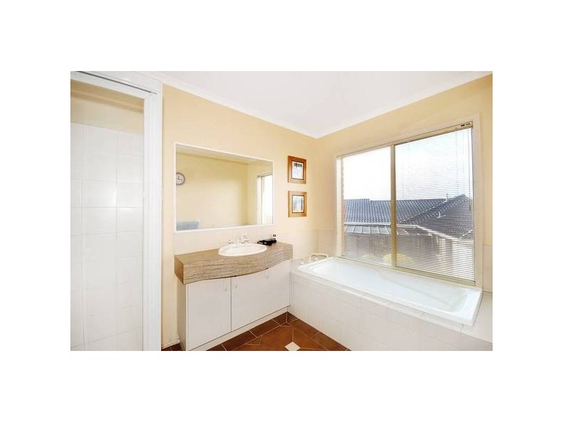 1 Golden Beach Way, Torquay VIC 3228