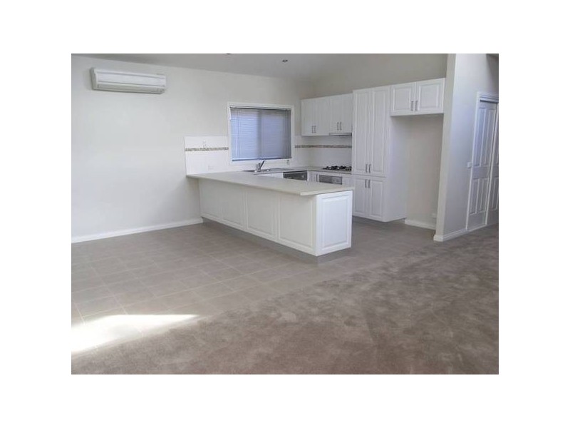 2/32 Spring Street, Torquay VIC 3228