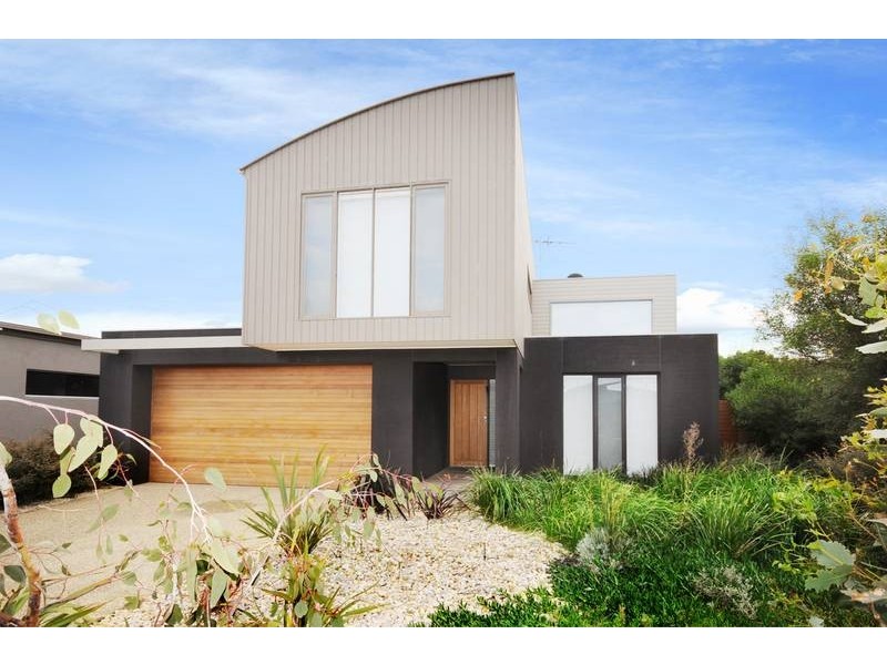 44 Loch Lomond Crescent, Torquay VIC 3228